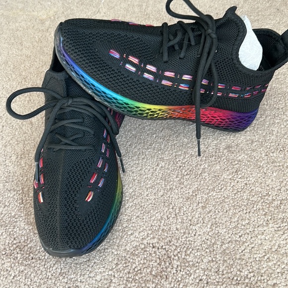NWOT Wanted multicolored sneakers in size 6.5. So unique & cute! - Picture 4 of 8